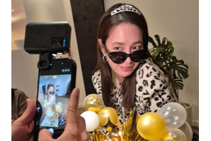 イ・ミンジョン、44歳の誕生日を満喫！流行りの動画＆高級料理で “賑やか”【PHOTO】