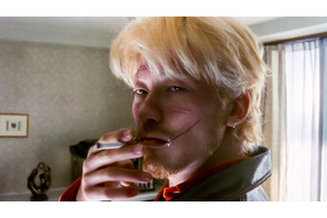 『殺し屋１ 4K』25年ぶりスクリーンへ、浅野忠信×三池崇史×山本英夫の伝説作が5月15日公開　コラボグッズも展開