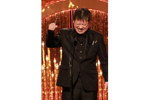 【第49回日本アカデミー賞】佐藤二朗、初の最優秀助演男優賞を受賞「みんな、愛してるぜ！」山田裕貴も涙