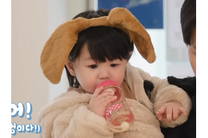 シム・ヒョンタクの愛息ハルくん、人生初の“ガールフレンド”登場！愛らしい犬耳姿で猛アピール