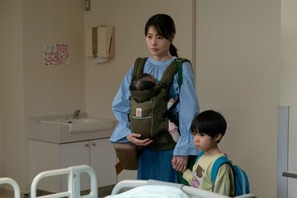 有村架純が初の母親役に 繊細かつ力強い表情捉える『マジカル・シークレット・ツアー』場面写真