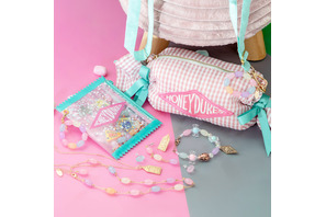 ハリー・ポッター「ハニーデュークス」モチーフのポシェット、アクセサリーなど新商品5種発売