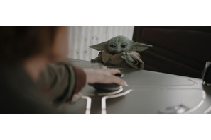 「何食べてても可愛い」グローグーのもぐもぐ姿にファン悶絶『スター・ウォーズ／マンダロリアン・アンド・グローグー』