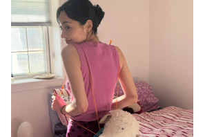 『テプン商事』キム・ミンハ、別人級の体型が話題に！華奢な後ろ姿を写真を公開【PHOTO】