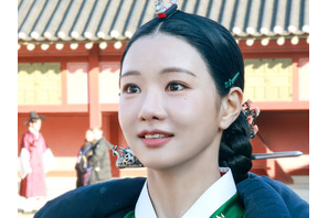 『素晴らしき新世界』女優イ・セヒ、麗しい韓服姿のオフショット公開！“大根演技のトップスター”役に絶賛の声