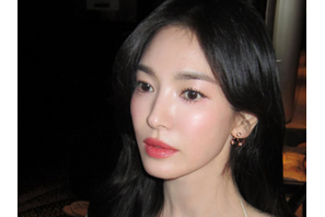 ソン・ヘギョの“儚げな美貌”にため息…仲良しの後輩女優ペ・スジも即「いいね」で反応【PHOTO】