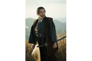 『黒牢城』10億円突破！黒沢清監督史上最高興収　本木雅弘「きっと村重も驚いている」  本編冒頭映像が初公開