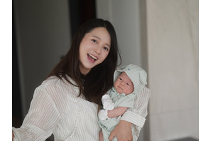 『太陽を抱く月』女優ナム・ボラ、愛息にメロメロ！緊急帝王切開での出産から1カ月の近況【PHOTO】