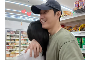 18歳年下の日本人女性と結婚した俳優シム・ヒョンタク、久しぶりの2人きりにラブラブ全開！「恋愛時代に戻った気分」