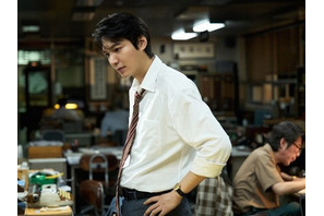イ・ミンホが衝撃事件の闇に迫る新人記者に変身！最新主演映画が今秋韓国公開へ