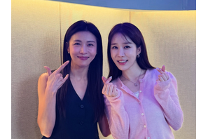 「2人あわせて92歳って本当…!?」女優ハ・ジウォン＆ユ・インナが“15年ぶり”の再会！【写真】