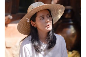 『太陽を抱く月』女優ハン・ガイン、酔って「元カレに電話」した過去を爆弾告白…！