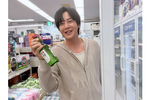 「アジアのプリンス」チャン・グンソクがスーパーで“焼酎探し”!?飾らない姿にキュン【写真】