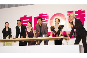 【東京国際映画祭レポートvol.10】豪快！　阿部寛＆中谷美紀が必殺ちゃぶ台返し