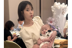 「素敵なママになりそう」赤ちゃんを抱きしめるIUが魅せた溢れ出る“母性”にキュン【写真】
