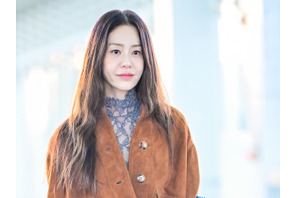 『善徳女王』女優コ・ヒョンジョン、大胆な“シースルールック”もお手のもの！空港がランウェイと化す…【写真】