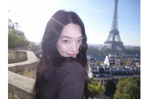 「パリでも輝く美貌」結婚を経て美しさが増した、女優シン・ミナの“幸せオーラ”がまぶしすぎる【写真】