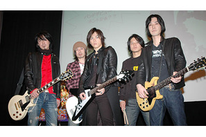 塩谷瞬、海外進出？　熱いロックンロール魂を見せる『ロボ☆ロック』舞台挨拶