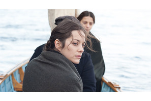 罪深くも崇高な美しさ、マリオン・コティヤールに絶賛の声…『エヴァの告白』