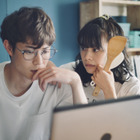 出会いから別れまでの15年を1分に凝縮　岸井ゆきの×宮沢氷魚W主演『佐藤さんと佐藤さん』特別映像 画像