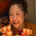 コ・ヒョンジョン、“すっぴん美貌”で幸せを噛み締めた！誕生日パーティーで少女のような笑顔【PHOTO】 画像