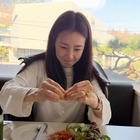 自然体の魅力がすてき！チェ・ジウの飾らない日常の一コマに“ほっこり”【PHOTO】 画像