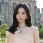 女優ソン・ヘギョ、パリで魅せた圧倒的な美しさ…大胆なシースルードレス姿に女優仲間もうっとり【PHOTO】 画像