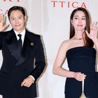 イ・ビョンホン＆イ・ミンジョン夫妻、夫婦揃って公の場に！洗練された黒のペアルックを披露【PHOTO】 画像