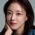 『赤い袖先』女優イ・セヨンが笑顔で食事を手渡し…無料給食所での“心温まる善行”が話題！ 画像