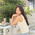 女優イ・ジュビン、花咲くテラスで美しさ全開！爽やかなカフェタイムに反響【PHOTO】 画像