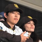 ソン・ジュンギ＆ケイティ夫妻、公の場に登場も…度を越えた“離婚”フェイクニュースが蔓延 画像