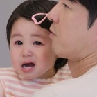 「パパ痛い？」嘘泣きのパパを感涙させた、愛息ハルくんの“優しすぎる”行動とは？ 画像