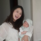 『太陽を抱く月』女優ナム・ボラ、愛息にメロメロ！緊急帝王切開での出産から1カ月の近況【PHOTO】 画像