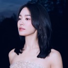 「ルーヴルに飾るべき」女優ソン・ヘギョ、彫刻も嫉妬する“CG級”の女神ビジュアル【写真】 画像