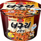 「ノグリ 旨辛焼きちゃんぽん」が、もっちり食感で大人気のレンジ対応カップにグレードアップして登場！10月26日（月）より全国のコンビニエンスストアで新発売！ 画像