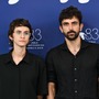 拍手喝采にも厳しい表情…ガザ地区に関するドキュメンタリー映画『NAZA』、ヴェネチア国際映画祭で史上最長25分間のスタオベ 画像