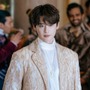 「顔面国宝の出撃！」俳優イ・ジョンソク、マンガから飛び出した“リアル王子様”ビジュアルで魅了【写真】 画像