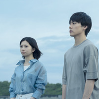 川西拓実＆桜田ひより、共同生活の始まりに演奏する『バジーノイズ』新映像 画像