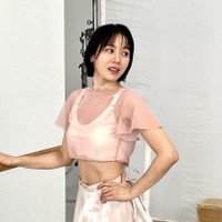 女優ソン・イェジン、引き締まった腹筋に目が釘付け！デビュー当時のようなビジュアル【PHOTO】 画像