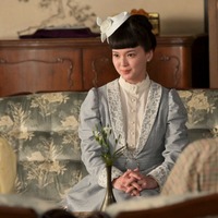 「風、薫る」第16回あらすじ・場面写真　りんと直美が倒れた子どもに駆け寄る姿を見た捨松は、ある提案をするため自宅に呼び寄せる…4月20日放送 画像