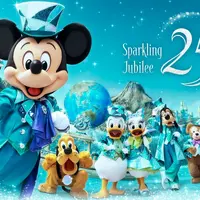 開園25周年！ 東京ディズニーシーのスペシャルグッズが新登場　ミッキーマウス＆ミニーマウス、思い出の衣装に注目 画像