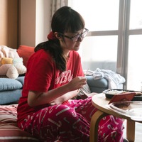 黒木華“限界オタクな素顔”、南沙良“妊婦役初挑戦”！『マジカル・シークレット・ツアー』場面写真 画像