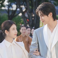IU＆ビョン・ウソクが選ぶ『21世紀の大君夫人』“お気に入りシーン”は？ロマンスの余韻に注目！ 画像