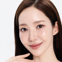 パク・ミニョンの“圧倒的な透明感”にファン悶絶！人形のような無欠点肌にうっとり【PHOTO】 画像