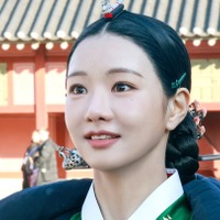 『素晴らしき新世界』女優イ・セヒ、麗しい韓服姿のオフショット公開！“大根演技のトップスター”役に絶賛の声 画像