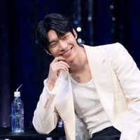 ウィ・ハジュン、2年ぶりの来日ファンミ開催！圧巻のサービス精神と甘い歌声、キュートなダンスでファンを魅了【公演レポート】 画像