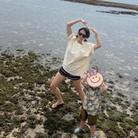 「どっちが子供？」ソン・イェジン、3歳の息子と海を満喫！“ヒョンビン目線”の旅行ショット【PHOTO】 画像