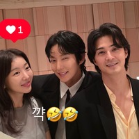 ムン・チェウォンの結婚式で再会？『悪の花』主演キャストの仲良しショットに反響【PHOTO】 画像