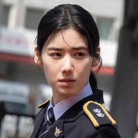 『財閥×刑事』アン・ボヒョンの新たな相棒、女優チョン・ウンチェの“麗しい制服姿”をキャッチ！ 画像