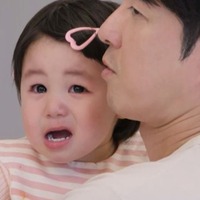 「パパ痛い？」嘘泣きのパパを感涙させた、愛息ハルくんの“優しすぎる”行動とは？ 画像